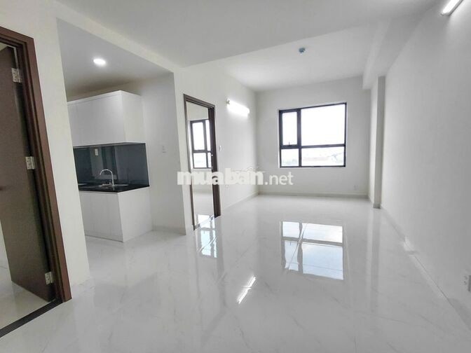 Bán Green River Dt70m2 2 phòng ngủ 2wc giá 2tỷ8 Đông Nam, mới 100% Q8
