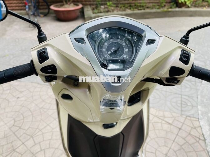 Honda Lead màu Vàng kem 125fi xe đẹp 