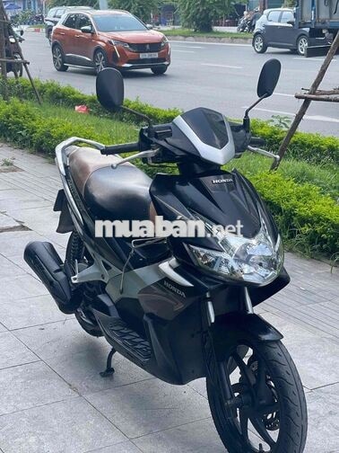 Honda Air Blade đen bạc fi tiết kiệm xăng