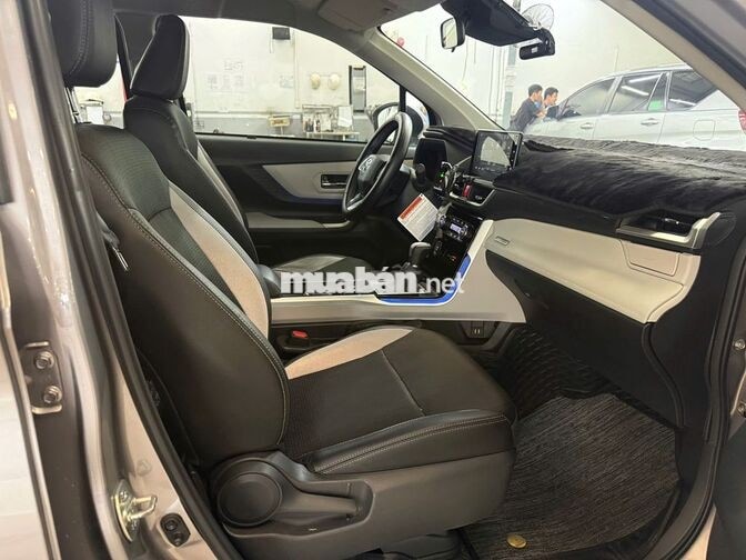 Toyota Veloz Cross 2025 Top 20.290 km Bạc