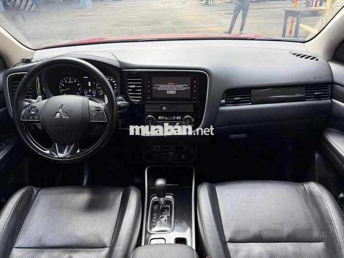 MITSUBISHI OUTLANDER 2018 2.4L PREMIUM 57000 KM ĐỎ