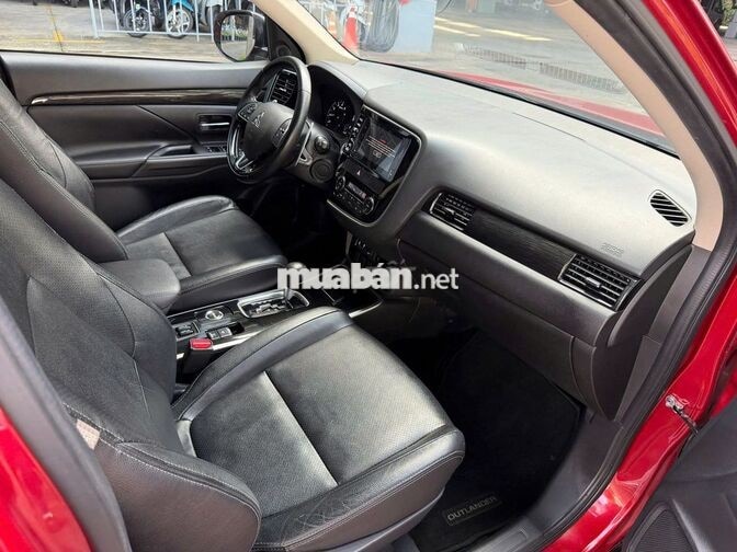 MITSUBISHI OUTLANDER 2018 2.4L PREMIUM 57000 KM ĐỎ