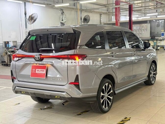 Toyota Veloz Cross 2025 Top 20.290 km Bạc