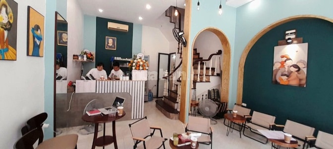 Cho thuê cửa hàng 8C Ngõ Huế, diện tích 35m2, mặt tiền 5,5m. 