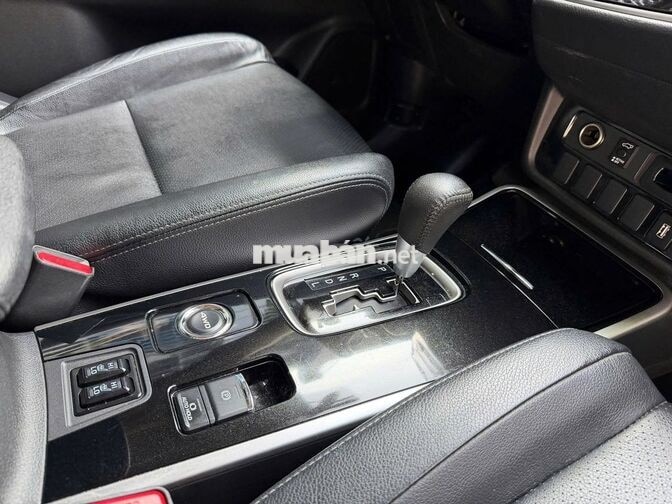 MITSUBISHI OUTLANDER 2018 2.4L PREMIUM 57000 KM ĐỎ