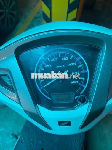 Honda Lead 2013 màu trắng