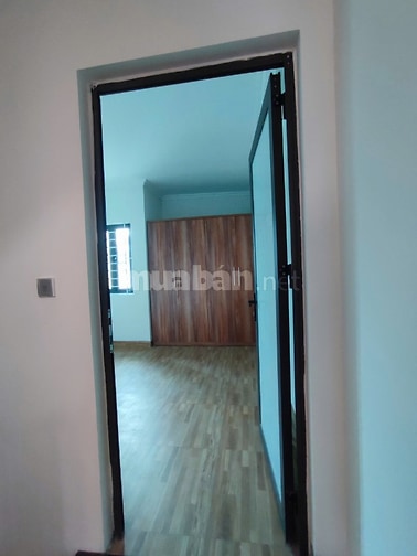Chính chủ bán nhà 3 tầng trong ngõ phố Thạch Bàn, phường Long Biên