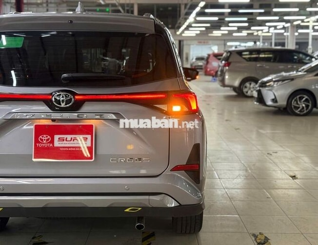 Toyota Veloz Cross 2025 Top 20.290 km Bạc