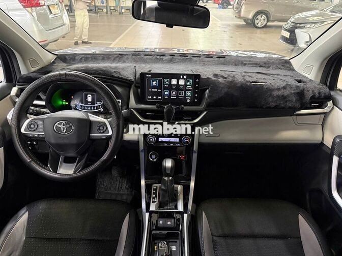 Toyota Veloz Cross 2025 Top 20.290 km Bạc