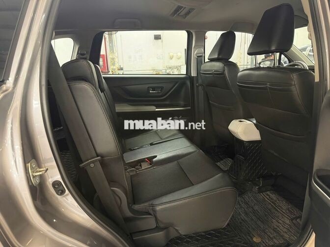 Toyota Veloz Cross 2025 Top 20.290 km Bạc