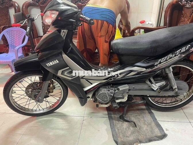 Yamaha Jupiter màu đen