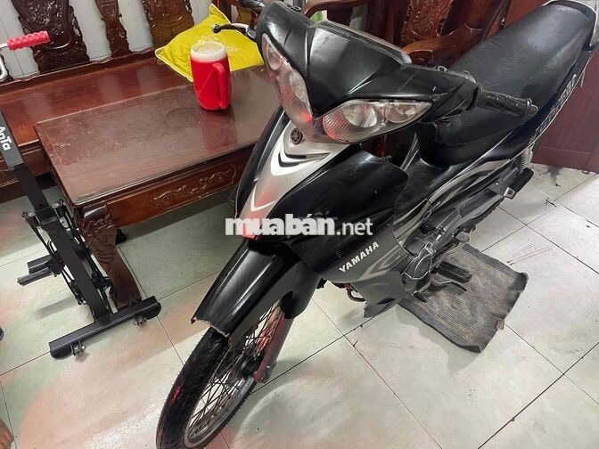 Yamaha Jupiter màu đen