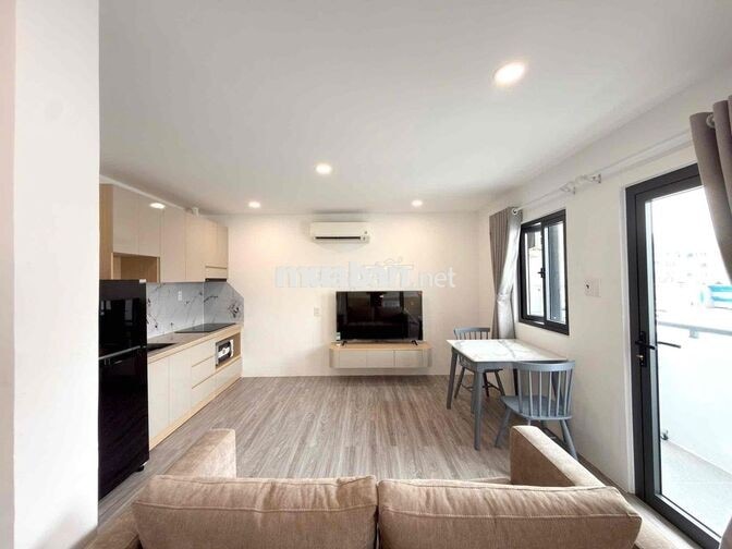 Căn hộ mini 1PN lớn 45m2 ban công Full nội thất kế cầu Nguyễn Văn Cừ
