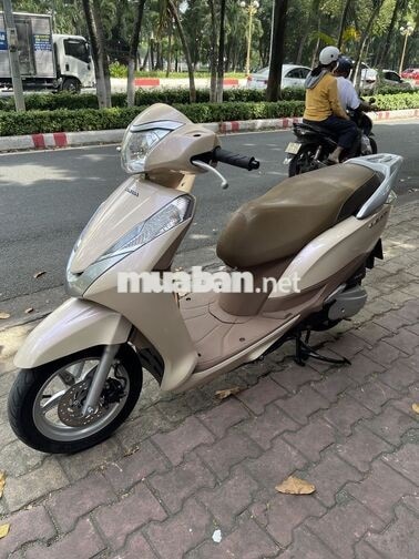 Honda Lead 125 2015 màu vàng kem