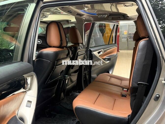 TOYOTA INNOVA 2019 G 7 CHỖ MÀU ĐỒNG