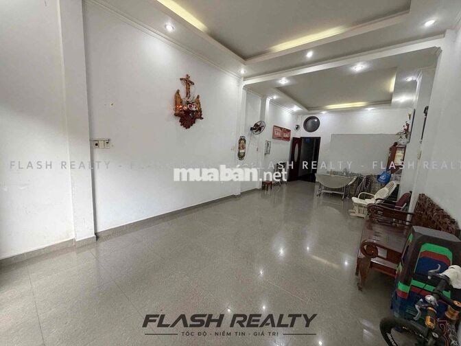 Mặt bằng mặt tiền Hoàng Sa, Tân Bình - Lối đi riêng