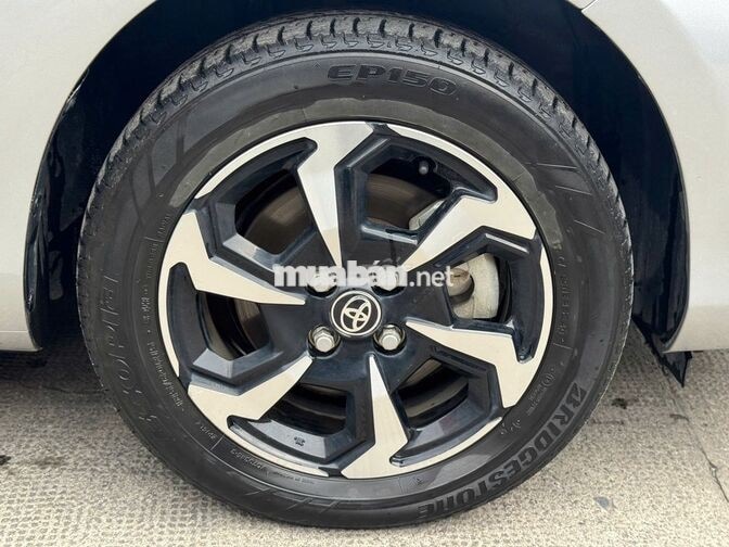 Toyota Vios 2024 E CVT Bạc 37.363 km