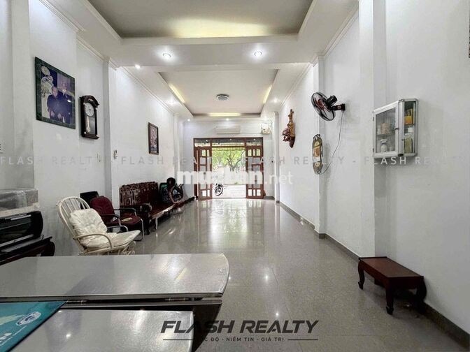 Mặt bằng mặt tiền Hoàng Sa, Tân Bình - Lối đi riêng