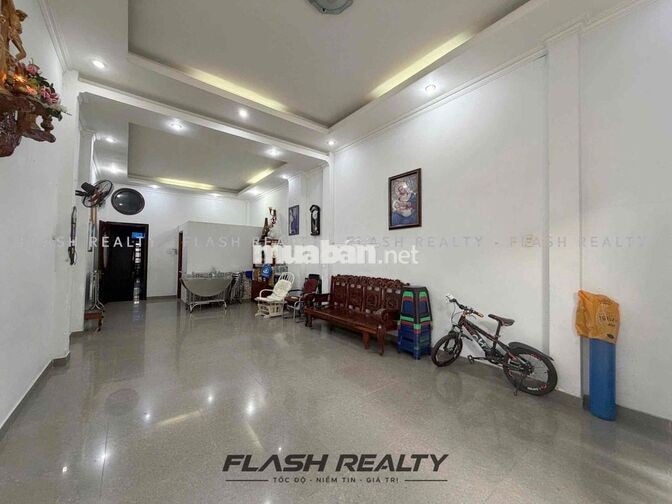 Mặt bằng mặt tiền Hoàng Sa, Tân Bình - Lối đi riêng