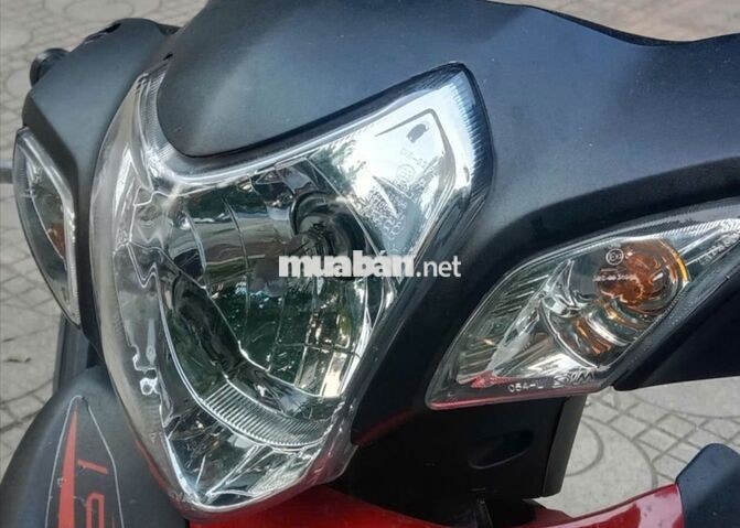Xe máy chính chủ gia đình mua mới tinh tại hãng 
