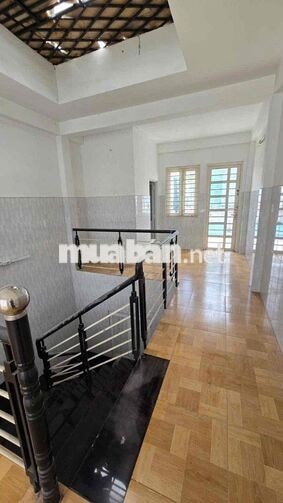 nhà thuê MTKD 2d kdc nam hùng vương an lạc bình Tân DT 305m giá 20tr