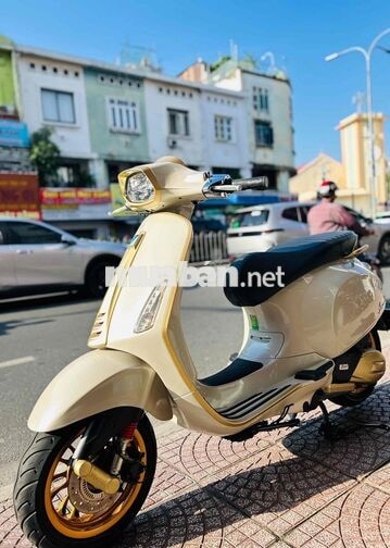 Piaggio Vespa Sprint 2022 trắng vàng