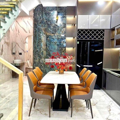 Cho thuê nhà 3 tầng 4 phòng ngủ