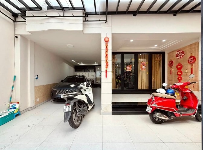 Biệt thự 3 lầu tuyệt đẹp Cao cấp mặt tiền hẻm xe hơi 6m khu VIP Lam Sơ