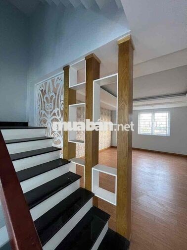 Cho Thuê Nhà DT 5x16 1Trệt 1Lửng 2Lầu 4Pn 5Wc Sân Hẻm Xe Tải