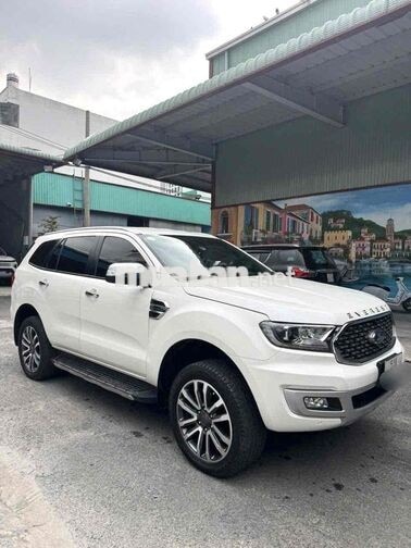 CẦN BÁN FORD EVEREST TITANIUM 2022