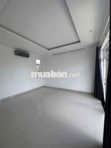 nhà 3 tầng sát biển Bầu Năng 1