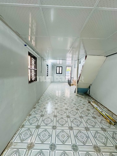 Cho thuê lầu 1 nhà 2 mặt hẻm đường nguyễn tiểu la