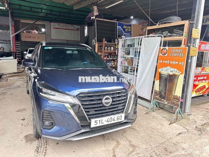 NISSAN KICKS 2023 XANH 5 CHỖ