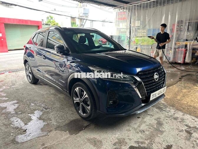 NISSAN KICKS 2023 XANH 5 CHỖ