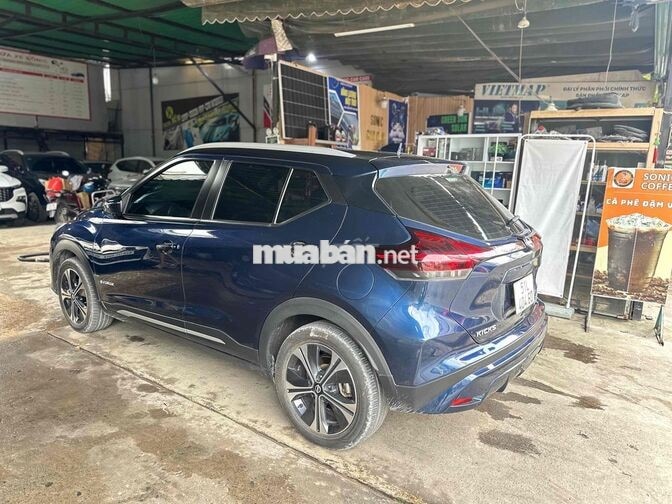 NISSAN KICKS 2023 XANH 5 CHỖ