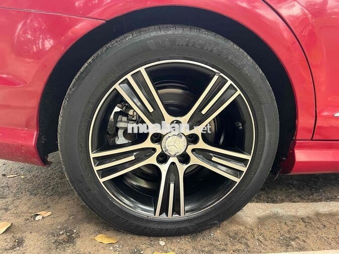 Mercedes-Benz C200 5 chỗ đỏ tự động