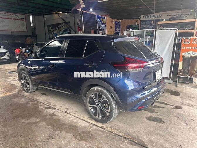 NISSAN KICKS 2023 XANH 5 CHỖ