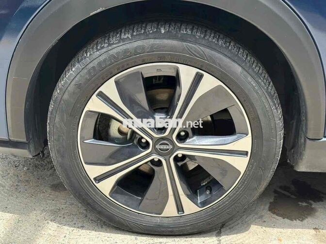 NISSAN KICKS 2023 XANH 5 CHỖ