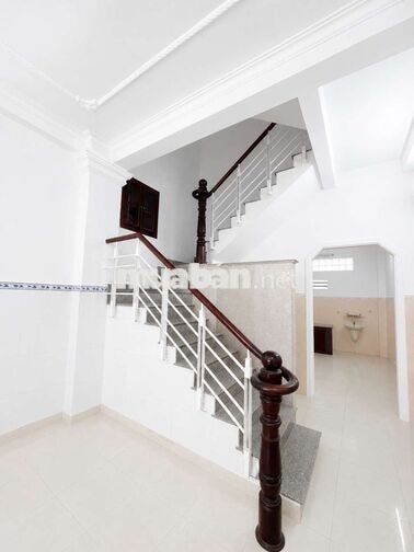 Ngay Chợ Vải Phú Thọ Hòa,Nhà 4 tầng , hẻm ô tô 5m, 5PN, chỉ 5,7 tỷ