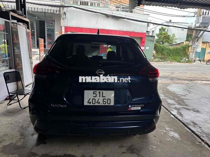NISSAN KICKS 2023 XANH 5 CHỖ