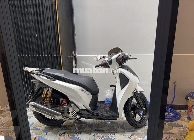 Honda SH màu trắng