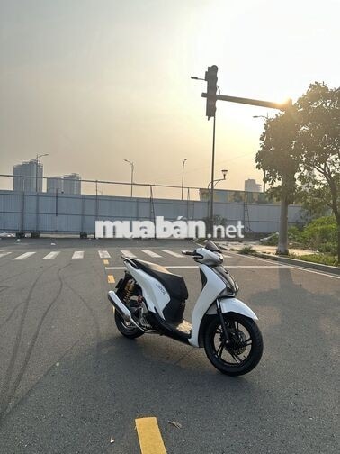 Honda SH màu trắng