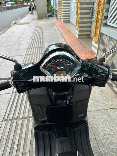 Piaggio Vespa GTS 2018 màu Đen chính chủ