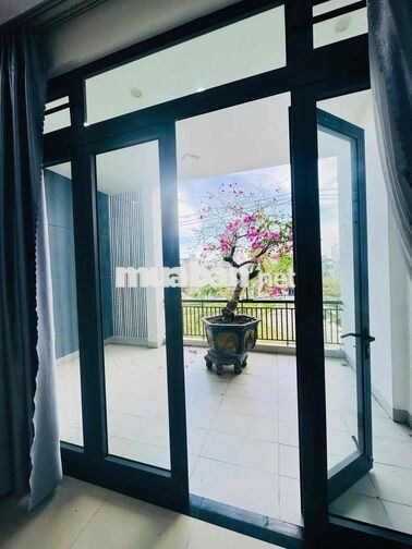 Cho thuê nhà mặt tiền Hoà Xuân