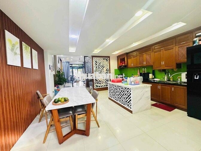 Cho thuê nhà mặt tiền Hoà Xuân
