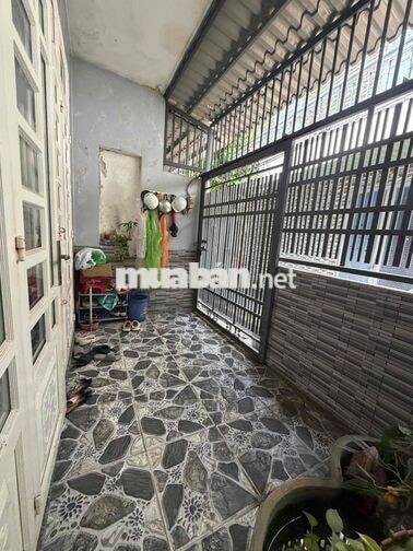 NGAY SÁT VẠN PHÚC CYTI . 2 tầng - 6x12 - 2pn .2wc . có sân riêng 48m2