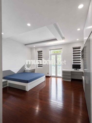 NHÀ ĐẸP HỒ BƠI CHUNG, KHU PHÚ GIA,4PN,4WC