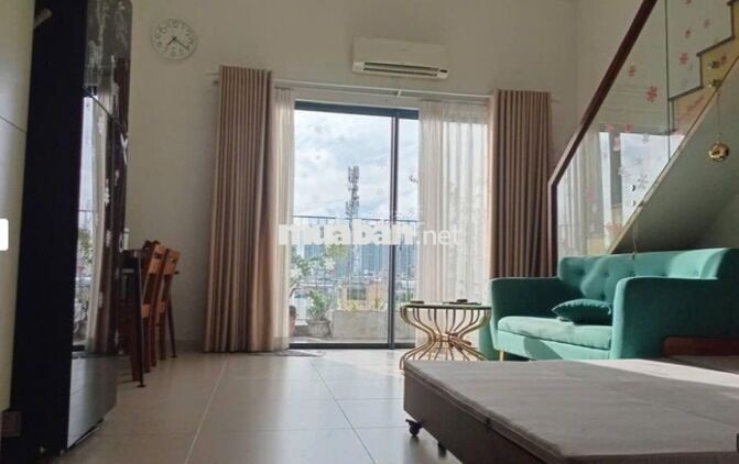 Cho thuê M-One, duplex sàn 40m lửng 15m 1PN 1WC 10tr/th.