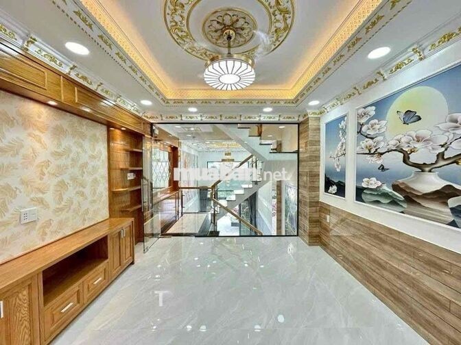 Cho Thuê Nhà Phố DT 250m2 1Trệt 1Lửng 3Lầu 4Pn 5Wc Sân Thượng Hẻm 10m