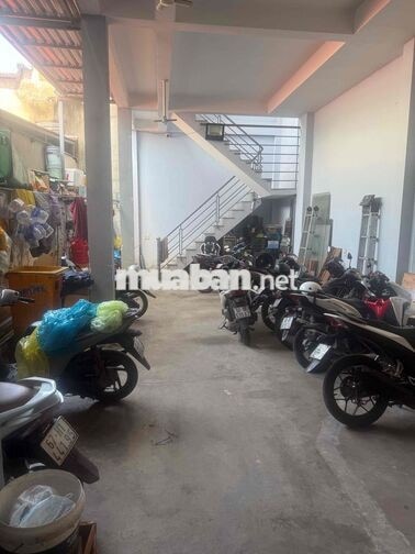Phòng trọ gần cầu vượt ngã tư ga